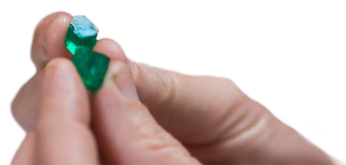 Smeraldo in mano