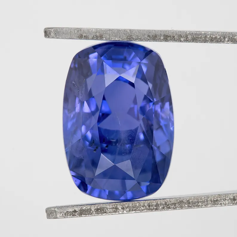 Diamond Jewellery / Luxury Collection -Zaffiro naturale Kashmir certificato IGI