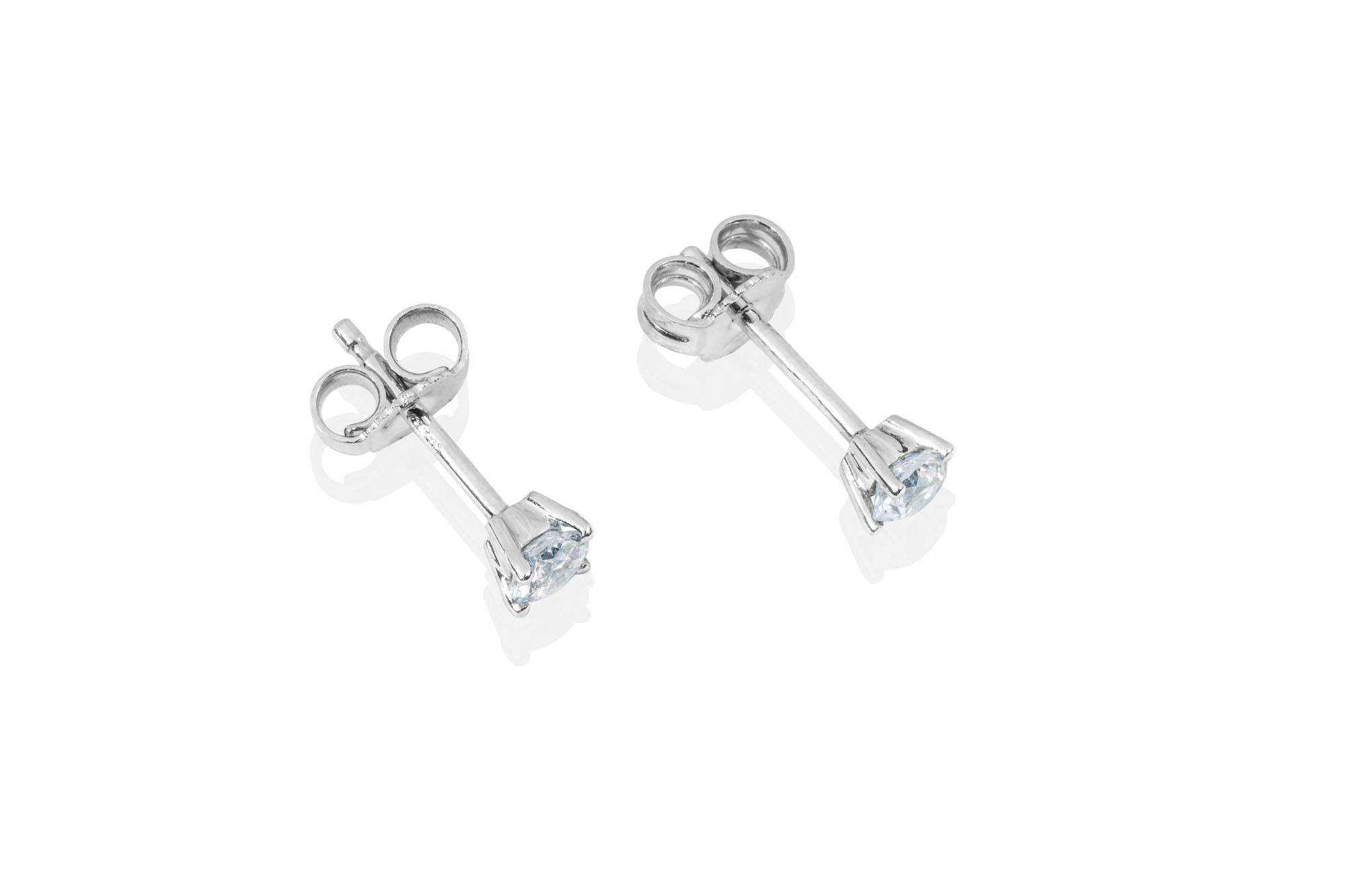 Orecchini punto luce in oro bianco 18 kt modello griffe classica Sconto 50