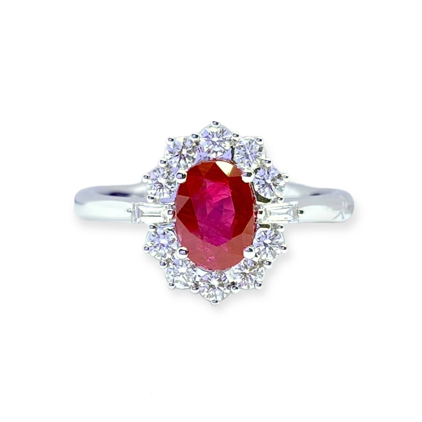 Anello classic oro bianco Rubino ovale e diamanti naturali
