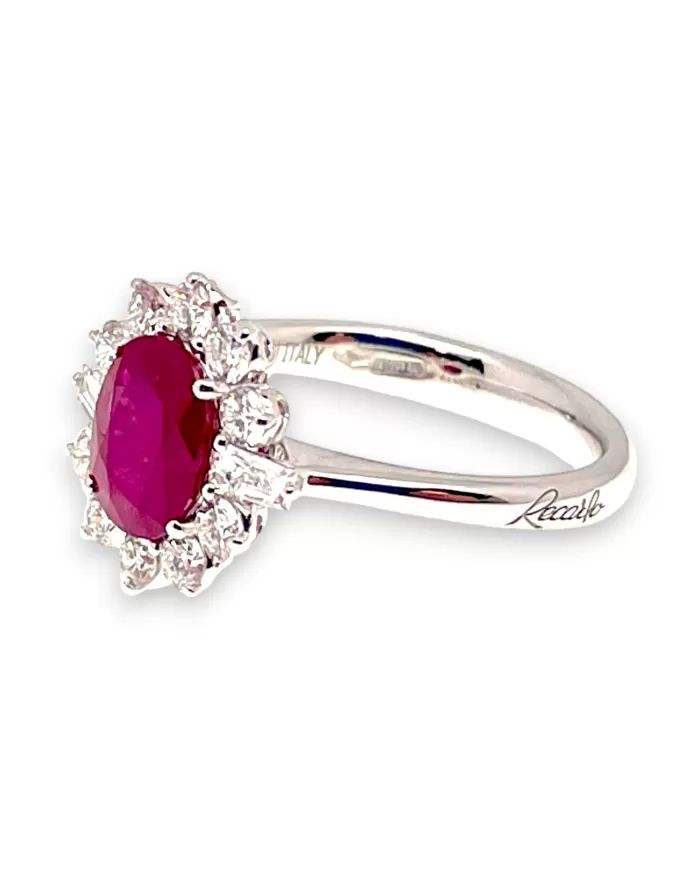 Anello classic oro bianco Rubino ovale e diamanti naturali