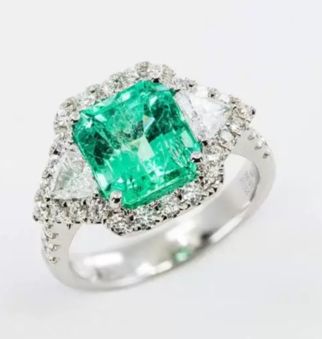 Anello smeraldo naturale Colombia certificato con diamanti