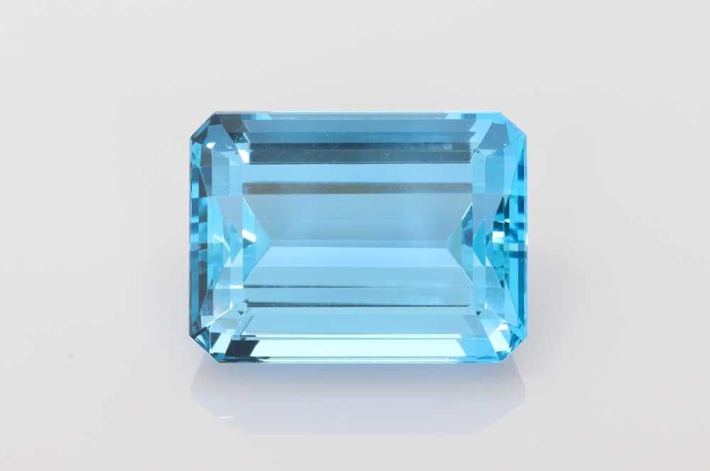 Diamond Jewellery / Luxury Collection -Acquamarina ct 42.81