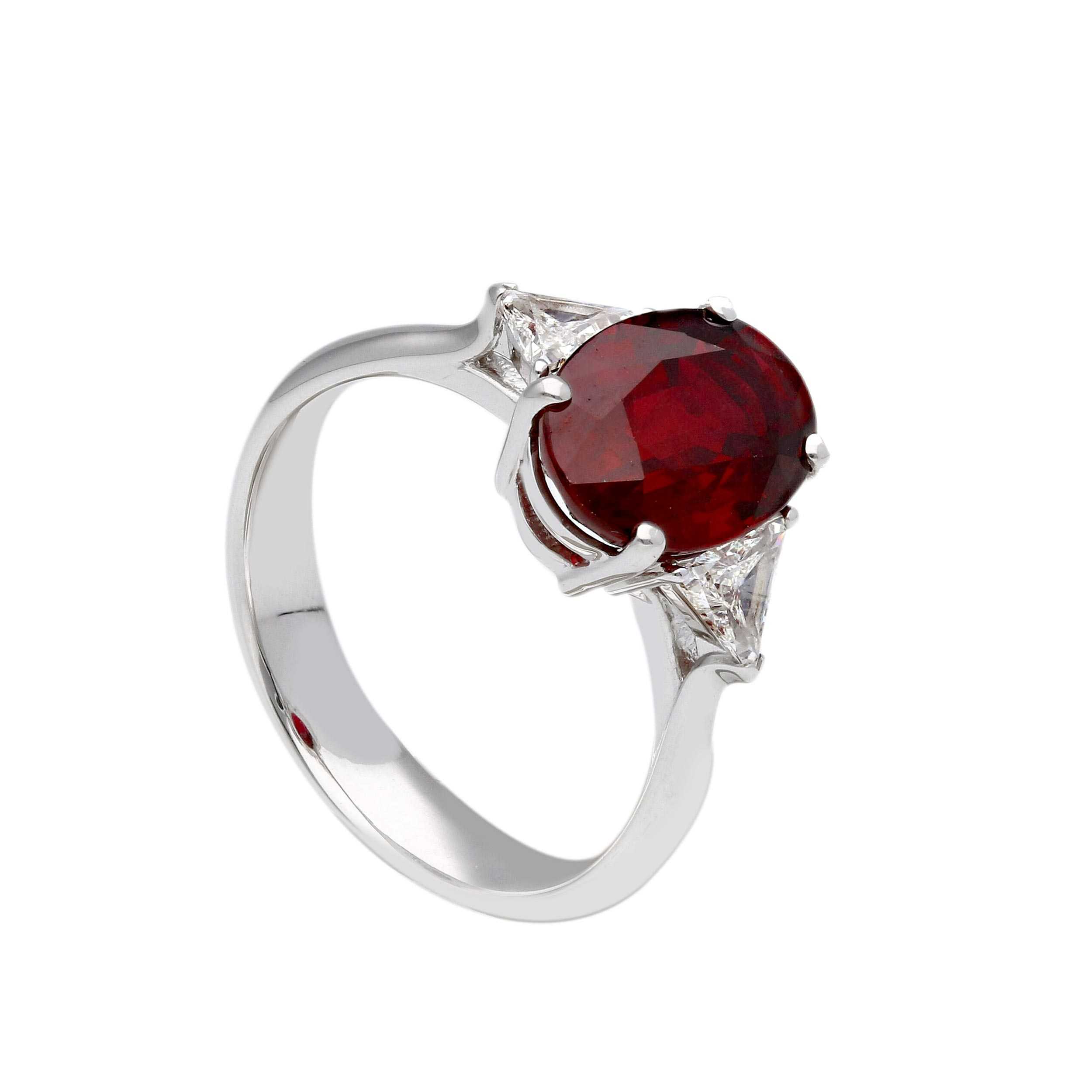 Anello rubino naturale Mozambico con diamanti [ oro bianco]