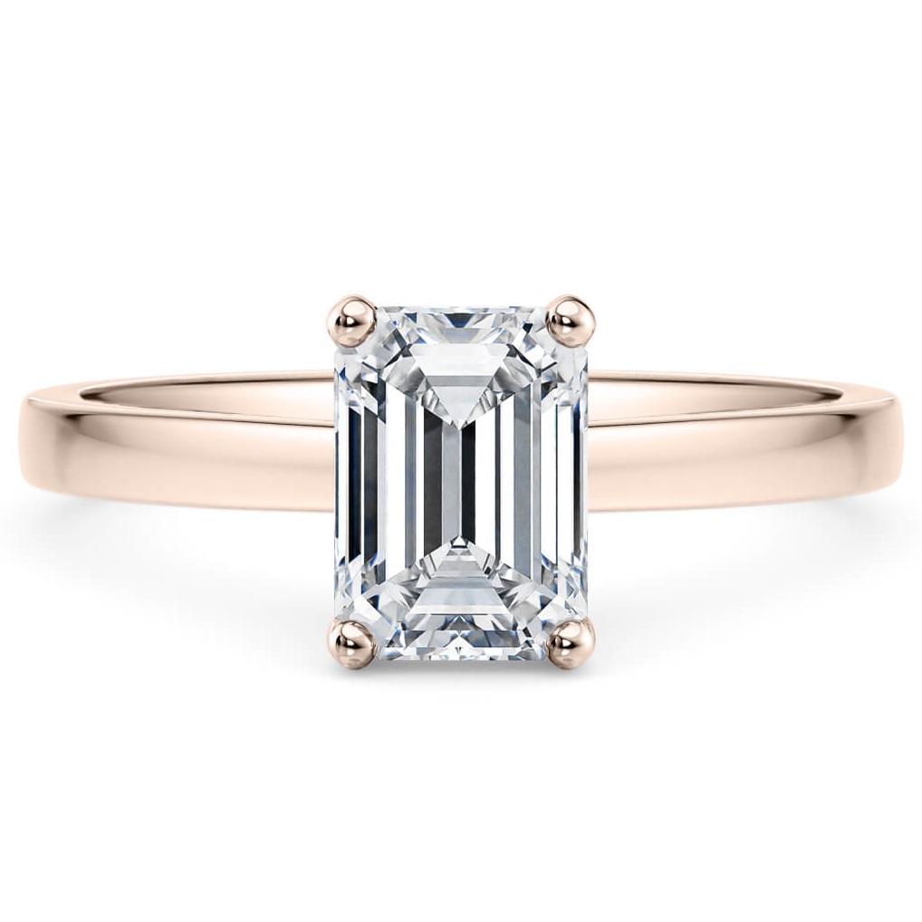 Solitario “Gioia” – Diamante Naturale Taglio Smeraldo e Montatura in Oro Rosa 18 kt