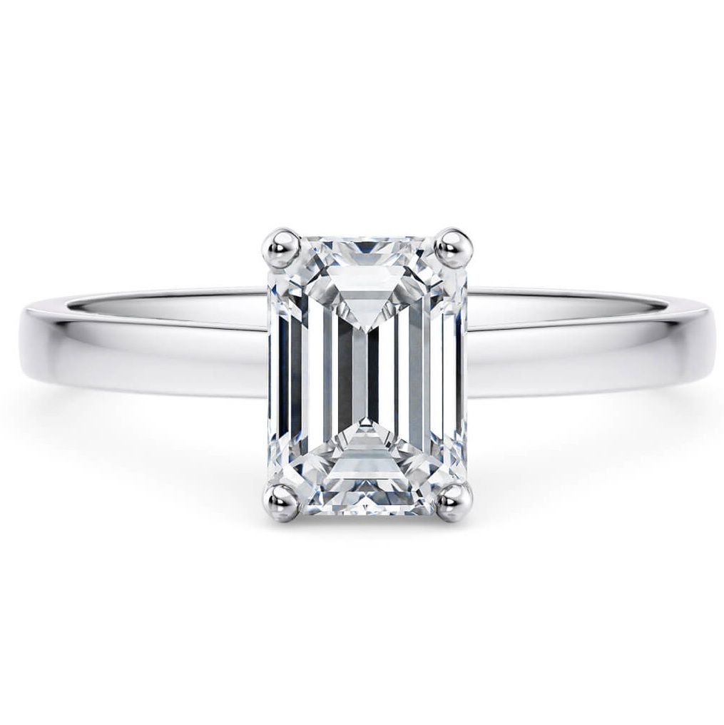 Solitario “Gioia” – Diamante Naturale Taglio Smeraldo e Montatura in Platino (950)