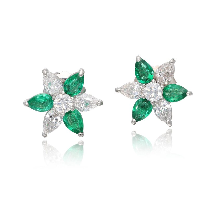 Luxury jewellery-orecchini smeraldi goccia e diamanti